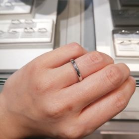 【アイプリモ(I-PRIMO)の口コミ】 なめらかで優しい着け心地は、初めて着けた瞬間から指に馴染むような、あ…