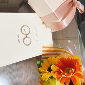 【アイプリモ(I-PRIMO)の口コミ】 一緒に買った婚約指輪とセットでつけられるようにと思って選びました。婚…