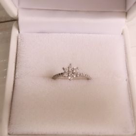 【STAR JEWELRY(スタージュエリー)の口コミ】 いくつかのブランドの指輪を見て比較してとても迷いました。ダイヤモンド…