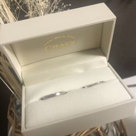 【CRAFY(クラフィ)の口コミ】 婚約指輪と重ね付けしやすい、かつ自分の手の形的に ひねり×ウェー…