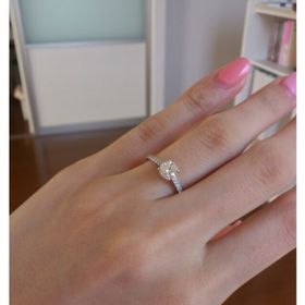 【デビアス(DE BEERS)の口コミ】 ・予算の100万以内で、なるべく大きいカラット数で、ノーブランドでない事…