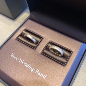 【EURO WEDDING BANDの口コミ】 元々、ゴールド系で太い存在感のある結婚指輪を求めていて複数のお店をま…