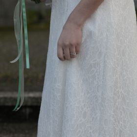 【ROYAL ASSCHER(ロイヤル・アッシャー)の口コミ】 お店でウェーブのものが指が細く見えて綺麗だと教えてもらったので、ウェ…