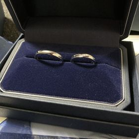 【銀座ダイヤモンドシライシの口コミ】 式場からの紹介で来店しました。どんなデザインが好みなのか、お話の中で…