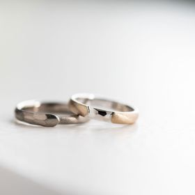 【Cayof(カヨフ)の口コミ】 カヨフに出会う前、色んな指輪のカタログを見ていて「どれもキラキラして…