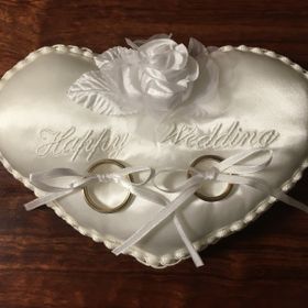 【MEISTER(マイスター)の口コミ】 指に合わせ、太め幅を選びました。
会社につけていくにはゴールドが目立つ…