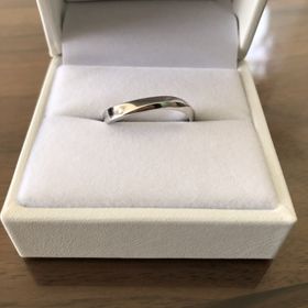 【宝寿堂(ほうじゅどう)の口コミ】 シンプルなデザインと手頃なお値段が決めてです。いつつけても合うデザイ…