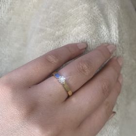 【ラザール ダイヤモンド(LAZARE DIAMOND)の口コミ】 インターネットで、普段使いできるようなゴールドのデザインをさがしてお…