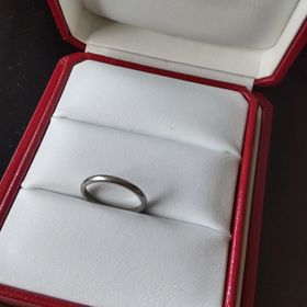 【カルティエ(Cartier)の口コミ】 結婚指輪は普段使いする予定だったので、シンプルかつ使用感のよいものを…