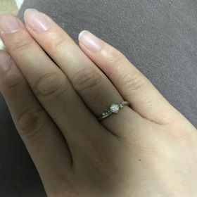 【NICOLO POLO(ニコロポーロ)の口コミ】 水色の石が綺麗で、意味を聞いたら航海に出るときのお守りのような意味合…