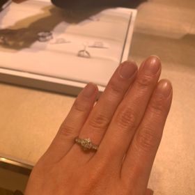 【シャネル(CHANEL)の口コミ】 シャネル好きには堪らないデザインだと思います。
とっても可愛かったです…