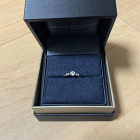 【ラザール ダイヤモンド(LAZARE DIAMOND)の口コミ】 ダイヤモンドの輝きが綺麗なこと、指のタイプに合わせて、デザインや指輪…