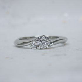 【杢目金屋(もくめがねや)の口コミ】 周りの友人たちと違うブランドを探していた時に、杢目金屋というブランド…