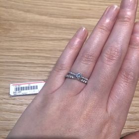 【BIJOUPIKO(ビジュピコ)の口コミ】 【デザインについて】真ん中がくびれていて重ね付けが綺麗にみえます。
【…