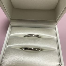 【STAR JEWELRY(スタージュエリー)の口コミ】 長くつけるものなので2人とも細めで軽くてつけ心地の良い指輪を探していた…