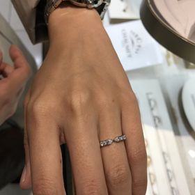 【ショーメ(CHAUMET)の口コミ】 ダイヤがキラキラしていて、あまり人ともかぶらないデザインなところに惹…