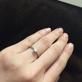 【LEHAIM(レハイム)の口コミ】 婚約指輪、結婚指輪とも、こちらで購入させていただきました。
何件か検討…