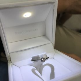 【STAR JEWELRY(スタージュエリー)の口コミ】 婚約指輪はシンプルなデザインに憧れていたのでこちらのタイプにしました…