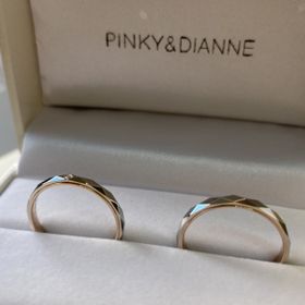 【Pinky&Dianne(ピンキー＆ダイアン)の口コミ】 プラチナとゴールドのコンビと指輪のカットによる輝きにひかれました。き…