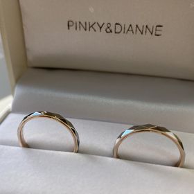 【Pinky&Dianne(ピンキー＆ダイアン)】の口コミ プラチナとゴールドのコンビと指輪のカットによる輝きにひかれました。きゃ...