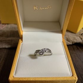 【ケイウノ ブライダル(K.UNO BRIDAL)の口コミ】 ダイヤモンド自体は買っていたので、ダイヤモンドを持ち込みで作れるブラ…