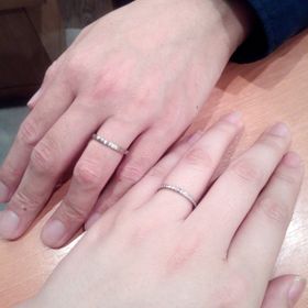 【俄(にわか)の口コミ】 なるべくシンプルなもので、値段も無理がない。
指輪の幅や表面の処理(光…