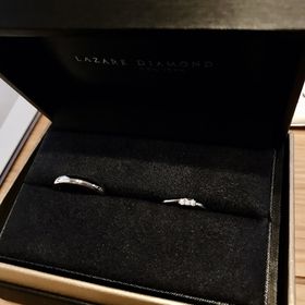 【ラザール ダイヤモンド(LAZARE DIAMOND)の口コミ】 私は自分の手の形から形状はS字ウェーブが希望でしたが、ティファニーやブ…