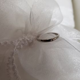 【銀座ダイヤモンドシライシの口コミ】 指輪のデザインは長く使えるようにシンプルにしたいと考えていましたが、…