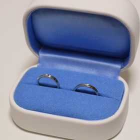 【銀座ダイヤモンドシライシの口コミ】 なんといってもデザインです．
色々見せて頂きましたが，最初に見せて頂い…