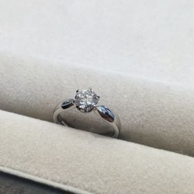 【LEHAIM(レハイム)の口コミ】 一生モノの記念の指輪なので、大粒ダイヤモンドで探していました。年を重…