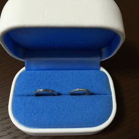 【銀座ダイヤモンドシライシの口コミ】 当初は、ダイヤモンドが入ってないシンプルなデザインの指輪を探していま…
