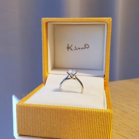 【ケイウノ ブライダル(K.UNO BRIDAL)の口コミ】 婚約指輪は母から譲り受けたダイヤを使用することにしました。その為リフ…