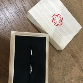 【出雲結(いずもゆい)の口コミ】 雑誌でウェーブタイプの指輪を探しており、一目惚れしました。デザインと…