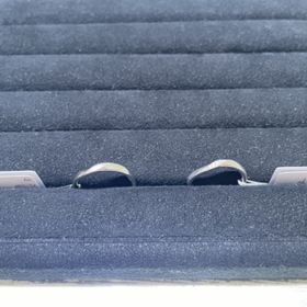 【TRECENTI(トレセンテ)の口コミ】 レディースはウェーブのダイヤの入ったデザインです。ダイヤの大きさや向…