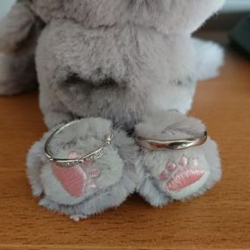 【LUCIE(ルシエ)の口コミ】 婚約指輪を購入したお店で、同じブランドの結婚指輪を紹介していただいて…