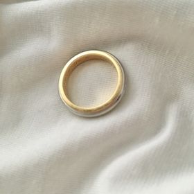 【ティファニー(Tiffany & Co.)の口コミ】 ゴールドとシルバーの組み合わせに一目惚れしました。
細かいミルグレイン…