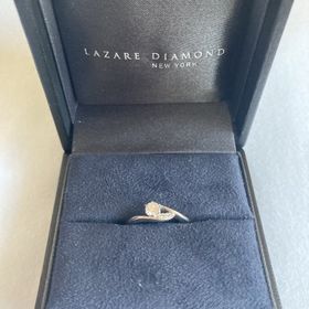 【ラザール ダイヤモンド(LAZARE DIAMOND)の口コミ】 普通とは少し違った個性的なアシンメトリーなデザインを探していたのです…