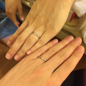 【銀座ダイヤモンドシライシの口コミ】 沢山の指輪を試着してみたのですが、最初に試着したものが1番しっくり来ま…