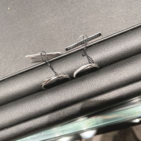 【エクセルコダイヤモンド(EXELCO DIAMOND)の口コミ】 デザインがとても可愛いのが1番の決め手です。
メレダイヤが自分側から見…