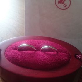 【ひなの口コミ】 新郎新婦ともに仕事の関係で日常的に付けることは難しいため、週末などた…