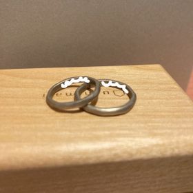 【uchimari(ウチマリ)の口コミ】 シンプルでマット加工の、他の人とは被らないデザインで探していました。…