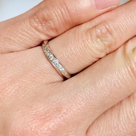 【宝寿堂(ほうじゅどう)の口コミ】 デザインは、"ストレートで石が入っているもの"と決めていまし…