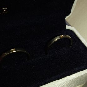 【AHKAH(アーカー)の口コミ】 元々AHKHAが好きで、結婚指輪を買うならここと決めていました。
もう少し…