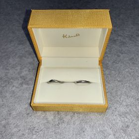 【ケイウノ ブライダル(K.UNO BRIDAL)の口コミ】 手作りリングということもあり、デザインを決める際にデザイナーの方がそ…