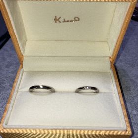 【ケイウノ ブライダル(K.UNO BRIDAL)の口コミ】 シンプルなデザインで、ダイヤモンドがあるものがいいなと思い、デザイン…