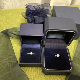 【銀座ダイヤモンドシライシの口コミ】 サプライズで指輪を渡したかったのですが、彼女の好みのデザインや指のサ…