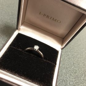 【アイプリモ(I-PRIMO)の口コミ】 落ち着いたイメージのある彼女であったため、
シンプルなデザインの「シリ…