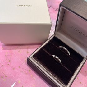 【アイプリモ(I-PRIMO)の口コミ】 デザインはシンプルながら、自分たちの指に似合う指輪を選ぶことができま…