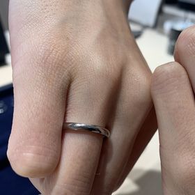 【BONDS(ボンズ)の口コミ】 私は指が細く関節が大きい私は指輪が比較的回りやすいので、表と裏がハッ…