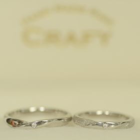 【CRAFY(クラフィ)の口コミ】 結婚指輪をいろいろ調べていくと海外の有名メーカーのシンプルなデザイン…